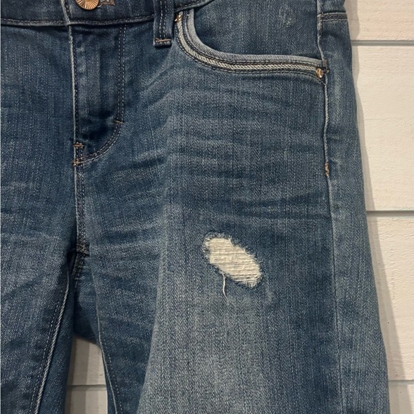 White House Black Market Girlfriend Jean Shorts Distressed Cuffed - Picture 7 of 11